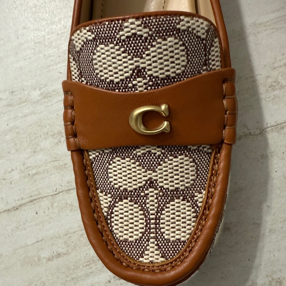 Coach Tan and Cream Signature Loafers.. size 7.5M
New ..authentic - Picture 6 of 6